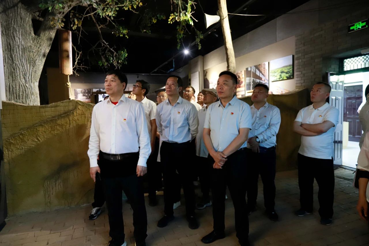 砥礪初心使命，汲取奮進力量丨花花牛乳業(yè)集團黨委組織開展學習“焦裕祿精神”主題黨日活動