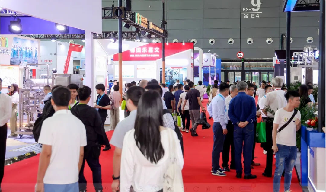 花花牛乳業(yè)集團(tuán)黨委書記、董事長(zhǎng)唐洪峰一行參加中國(guó)乳制品工業(yè)協(xié)會(huì)第三十次年會(huì)暨2024中國(guó)（國(guó)際）乳業(yè)技術(shù)博覽會(huì)