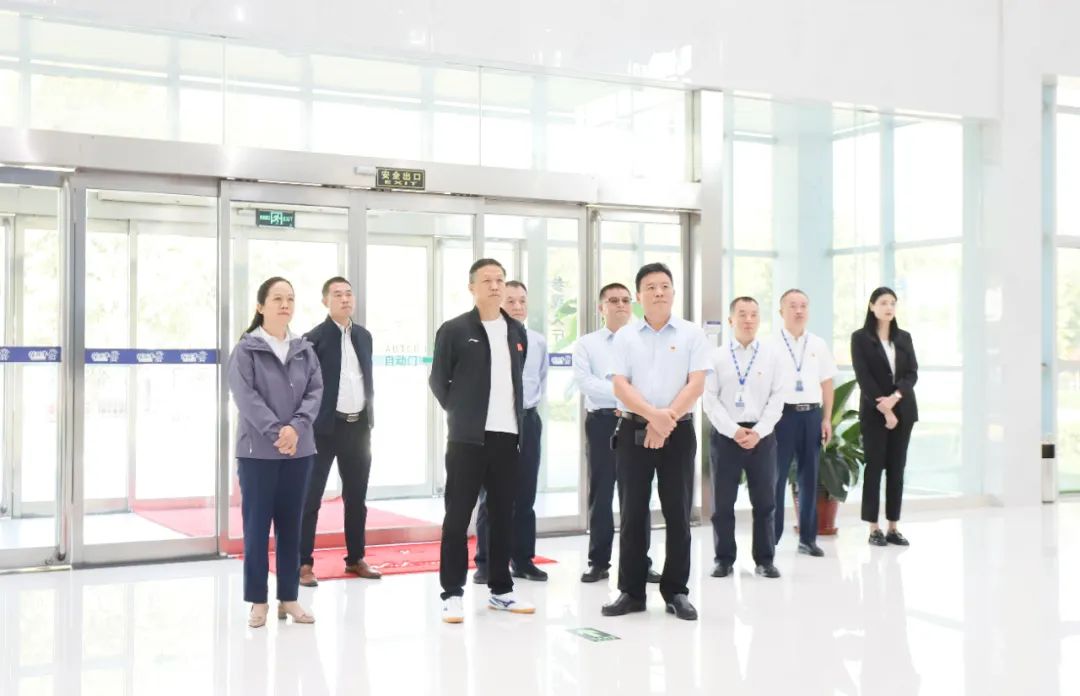 快樂過“雙節(jié)”，安全不放假｜河南農(nóng)投集團(tuán)黨委書記、董事長李曉寰一行蒞臨花花牛乳業(yè)集團(tuán)開展“雙節(jié)”安全生產(chǎn)大檢查活動并慰問一線職工、