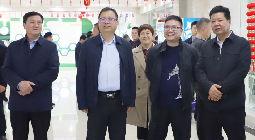 花花牛丨駐馬店市遂平縣政協(xié)黨組書(shū)記、主席張衛(wèi)東一行蒞臨花花牛魯山瑞亞牧場(chǎng)參觀