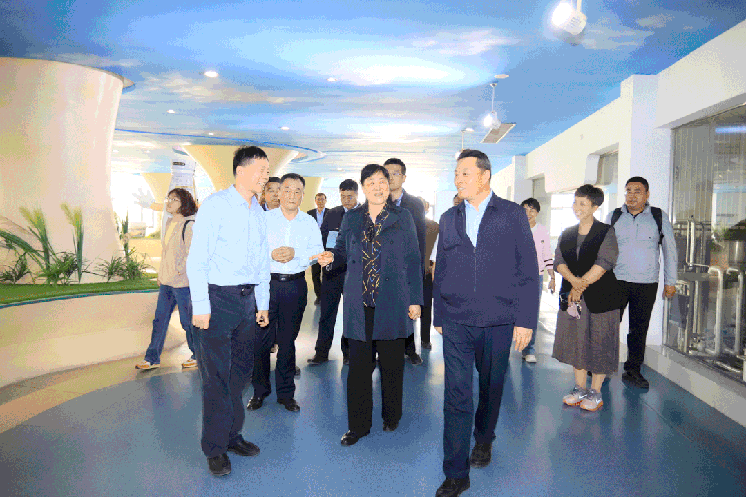 花花牛丨沈陽(yáng)市人大常委會(huì)副主任曹鵬一行蒞臨花花?？疾熳? style=