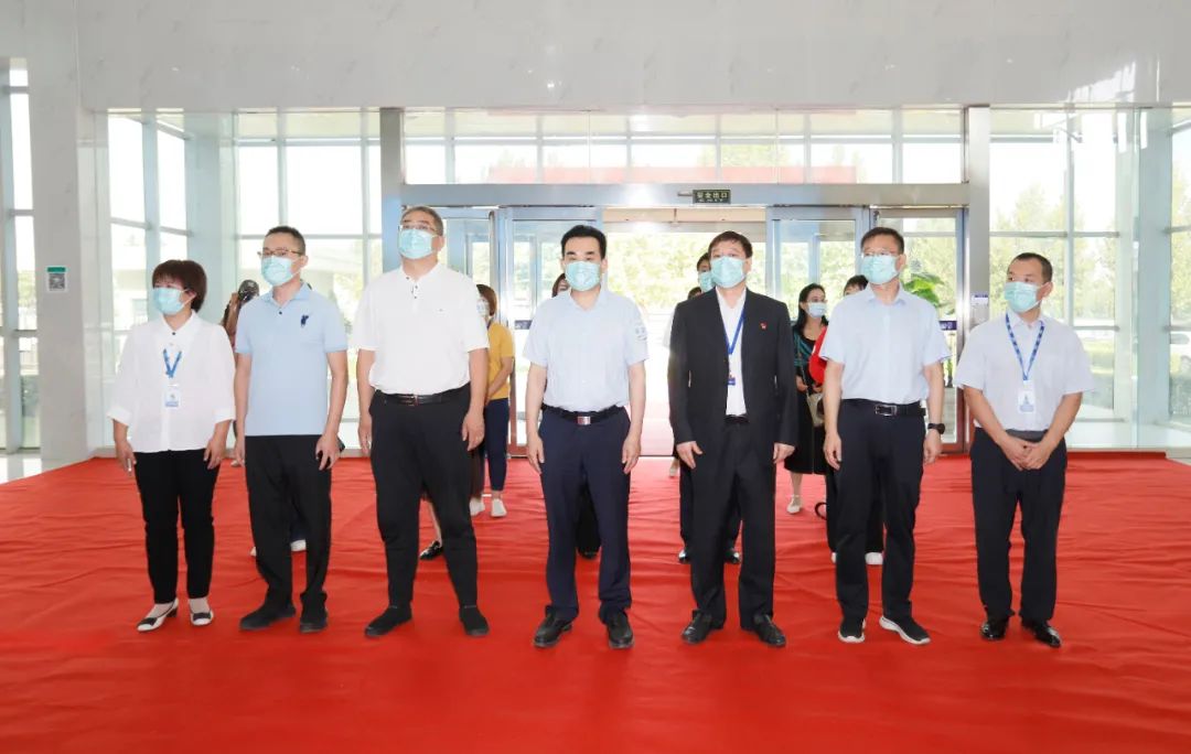 快訊 | 鄭州創(chuàng)建國家食品安全示范城市暨2022食安鄭州生產(chǎn)企業(yè)開放日·探秘花花牛透明工廠活動(dòng)舉行 快訊 | 鄭州創(chuàng)建國家食品安全示范城市暨2022食安鄭州生產(chǎn)企業(yè)開放日·探秘花花牛透明工廠活動(dòng)舉行