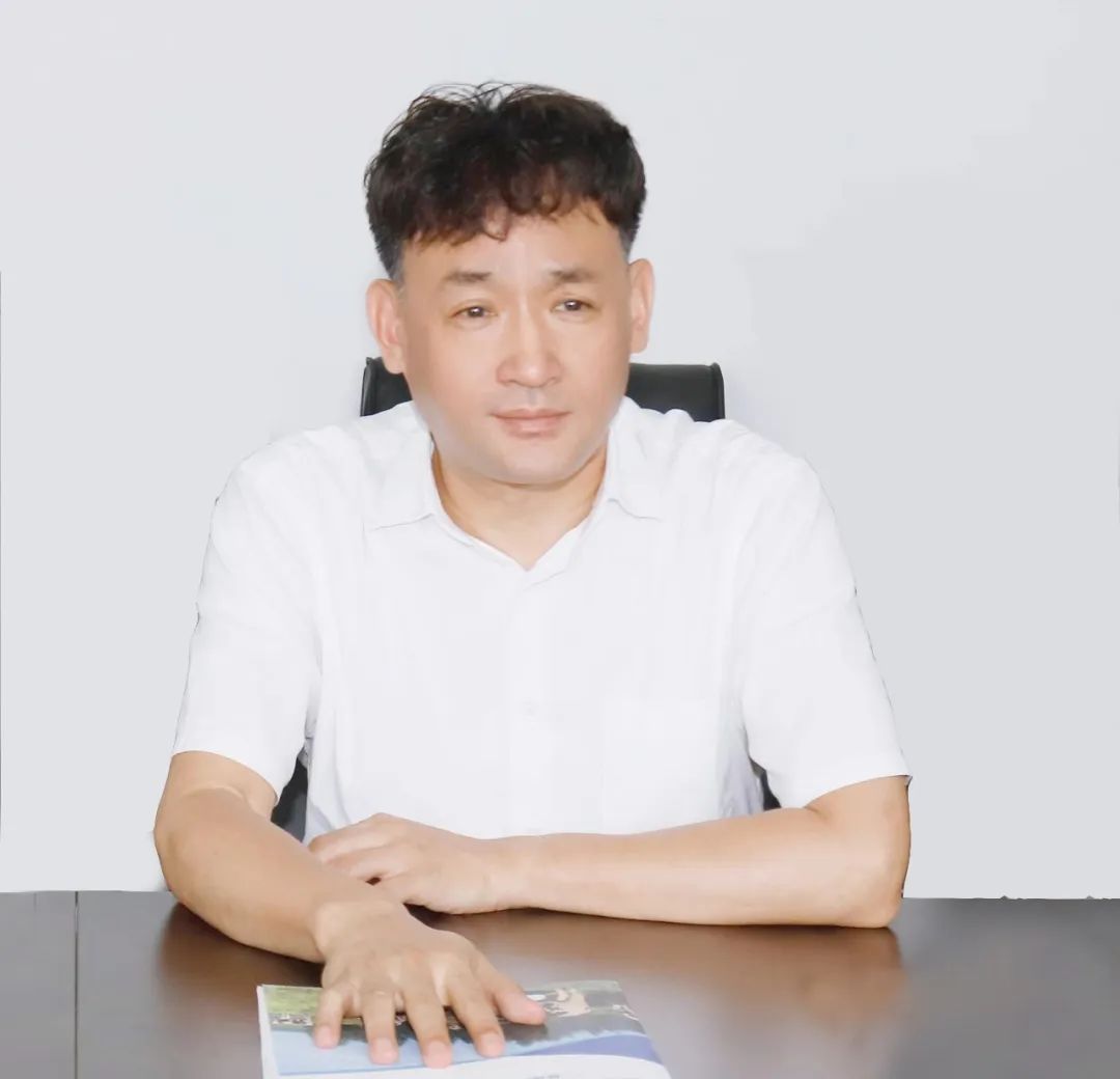 新蔡縣委書記邵奉公會見關曉彥董事長一行 新蔡縣委書記邵奉公會見關曉彥董事長一行