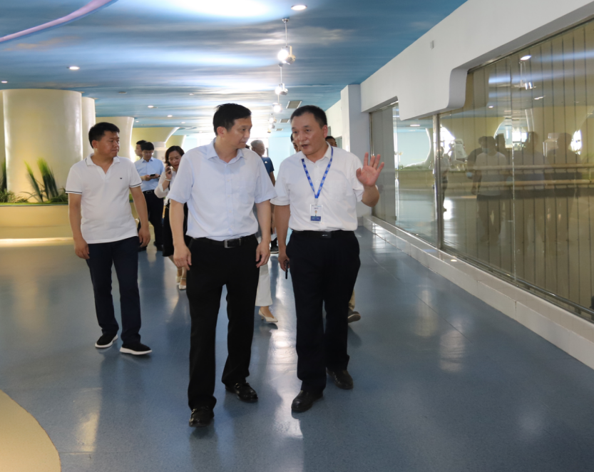 快訊|鄭州市二七區(qū)委副書記、區(qū)長(zhǎng)虎榮鑫蒞臨河南花花牛乳業(yè)集團(tuán)調(diào)研