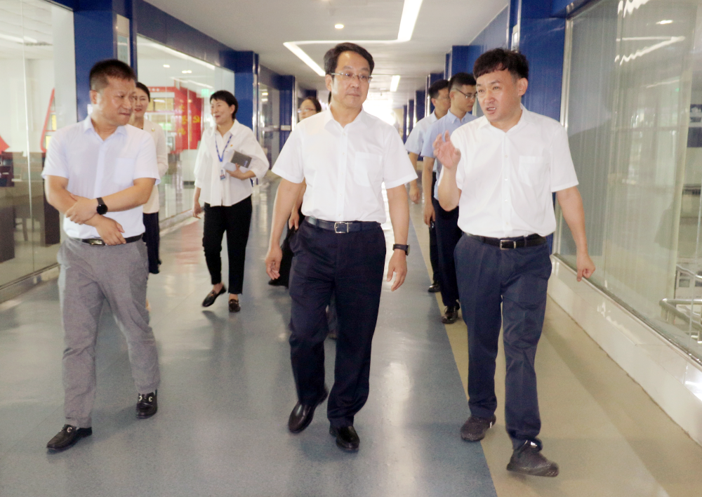 河南省高級人民法院院長胡道才一行蒞臨花花牛乳業(yè)集團(tuán)開展“萬人助萬企”活動(dòng) 助力企業(yè)發(fā)展