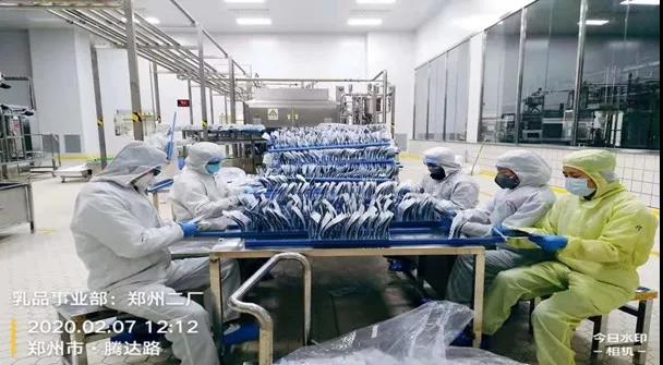 花花牛 | 疾風(fēng)來(lái)臨，你是不是勁草？