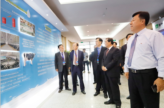 花花牛亮相中國奶業(yè)20強呼倫貝爾峰會，共話中國奶業(yè)振興！