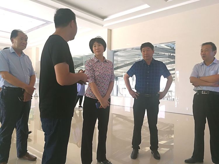 駐馬店市委常委、統(tǒng)戰(zhàn)部長(zhǎng)姚新文 蒞臨花花牛乳業(yè)集團(tuán)總部調(diào)研