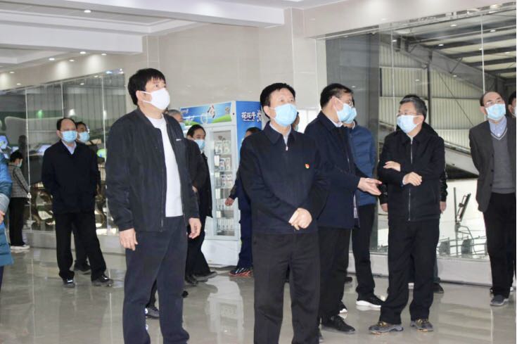 平頂山市委書記周斌一行蒞臨花花牛乳業(yè)集團 魯山瑞亞牧業(yè)有限公司調研疫情防控和復工復產情況