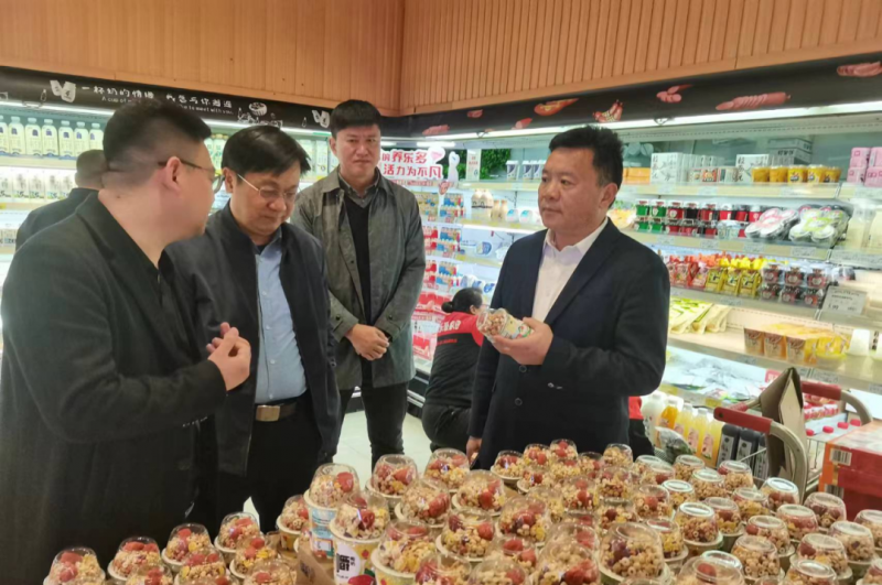 走訪調(diào)研拓市場 凝心聚力謀發(fā)展--花花牛乳業(yè)集團黨委書記、董事長唐洪峰一行走訪銷售終端