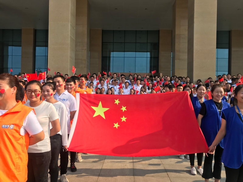 花花牛 唱紅歌 祝福我的國?。?！